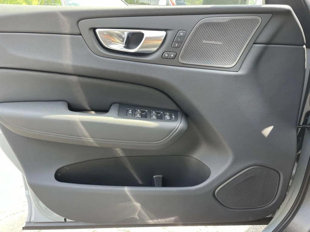صورة مصغرة 32 لـ 2026 Volvo XC60 B5 ULTRA