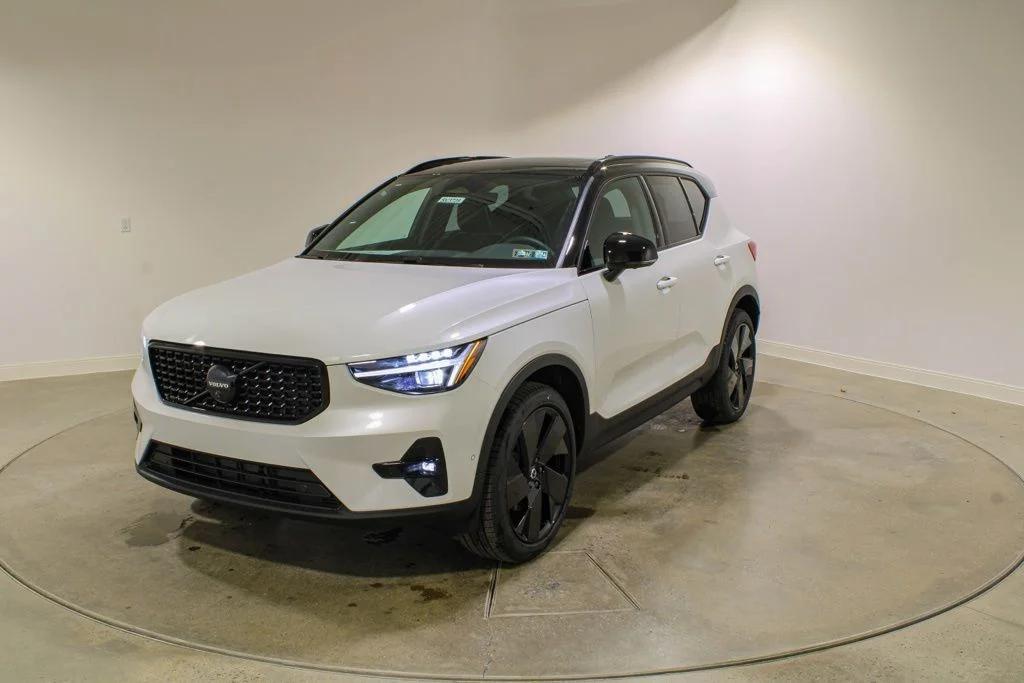 New 2026 Volvo XC40 Black Edition Ultra, B5 AWD Gas (mild hybrid)