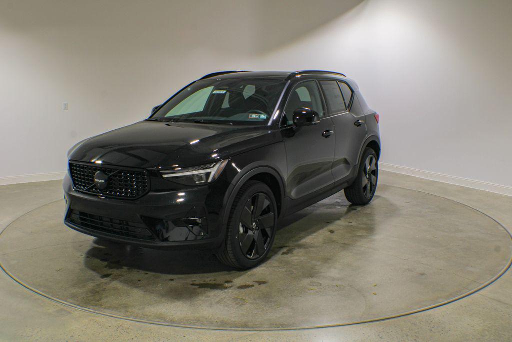 New 2026 Volvo XC40 Black Edition Ultra, B5 AWD Gas (mild hybrid)