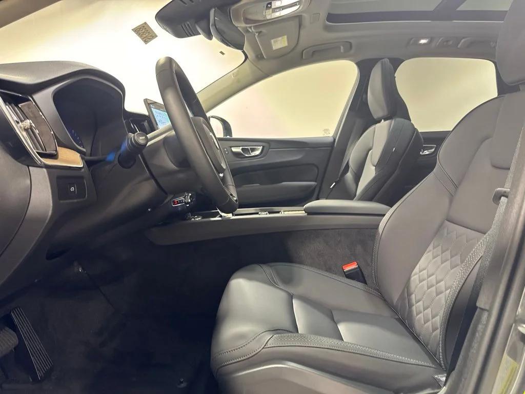 2026 Volvo XC60 B5 PLUS — миниатюра 19