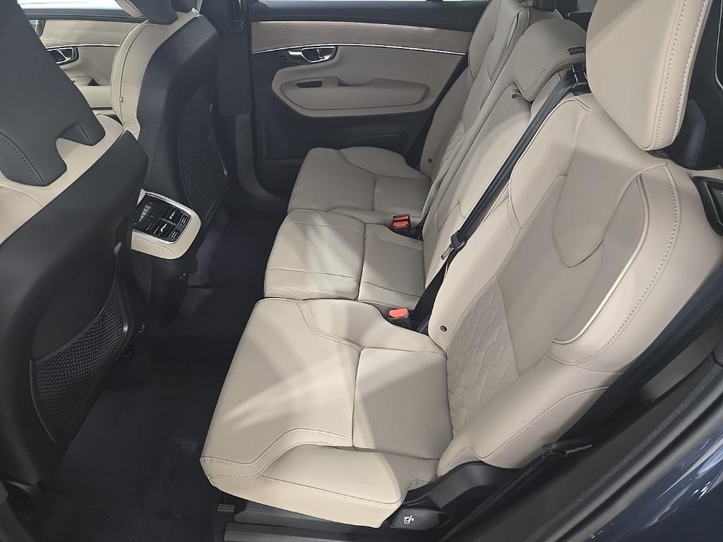 صورة مصغرة 22 لـ 2026 Volvo XC90 PLUS, B6 AWD GAS (MILD HYBRID), GASOLINE, BRI