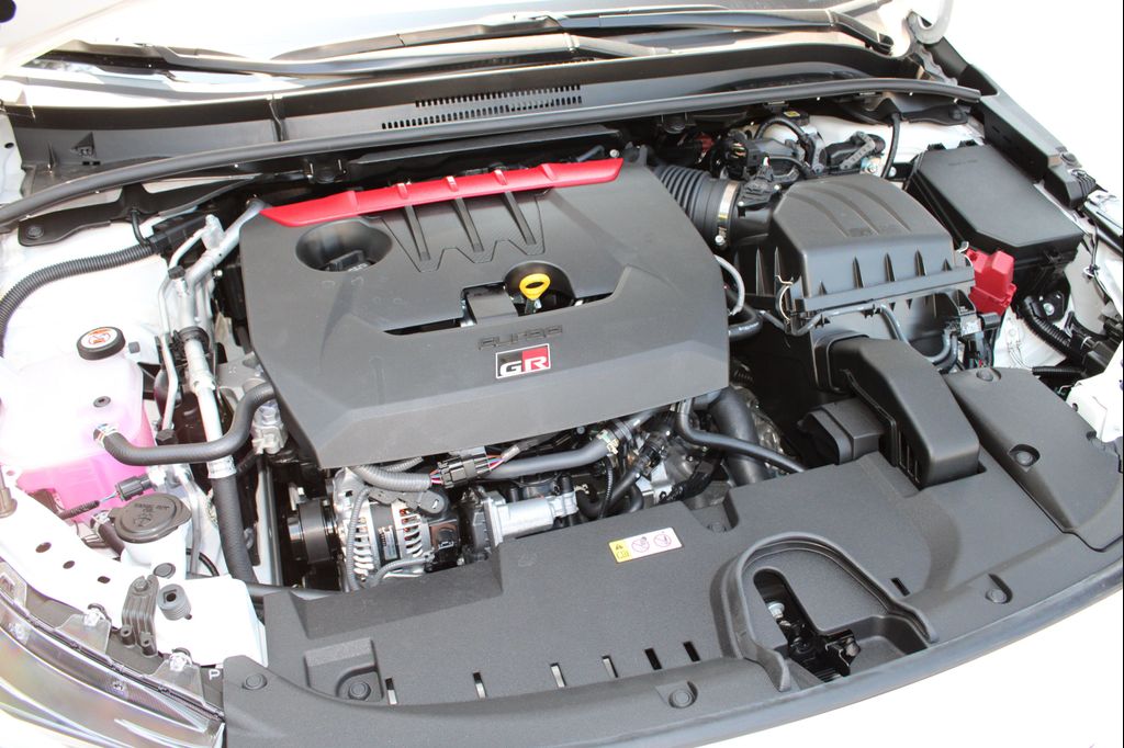 صورة 11 لـ 2026 Toyota GR COROLLA
