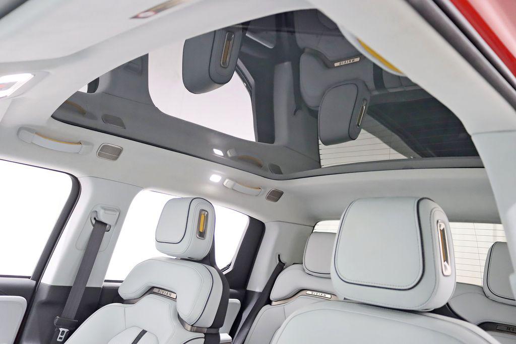 صورة مصغرة 33 لـ 2022 Rivian R1T ADVENTURE