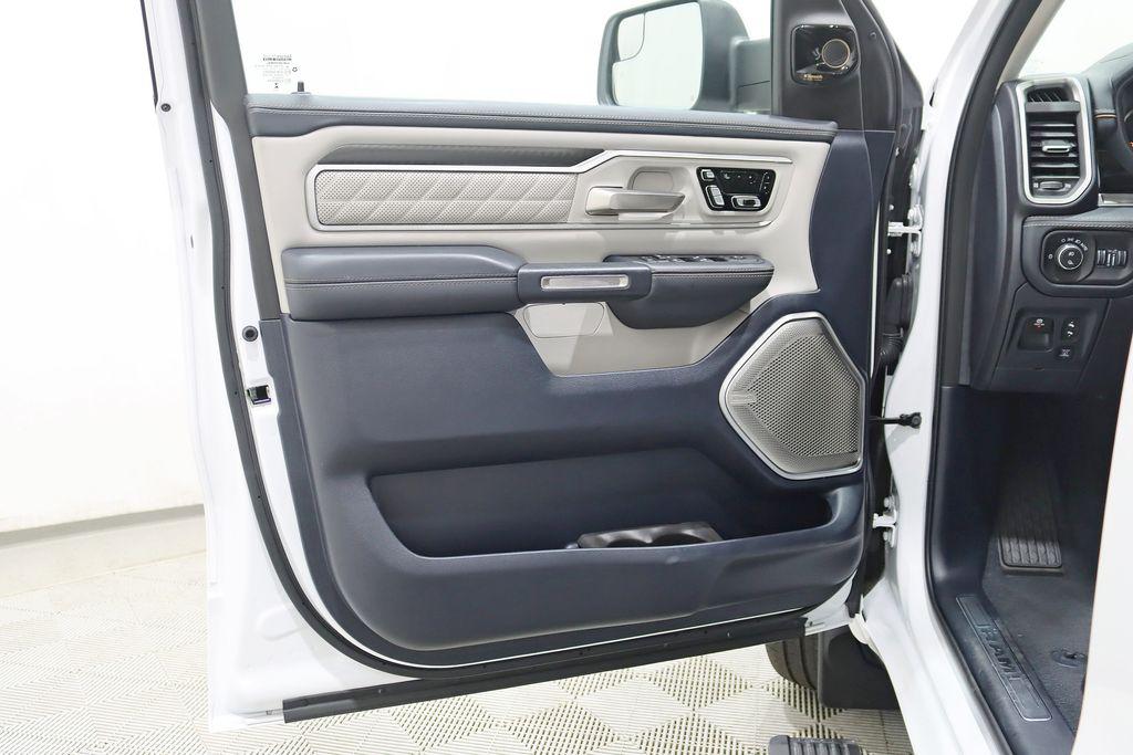 2025 RAM 1500 ST 缩略图 40