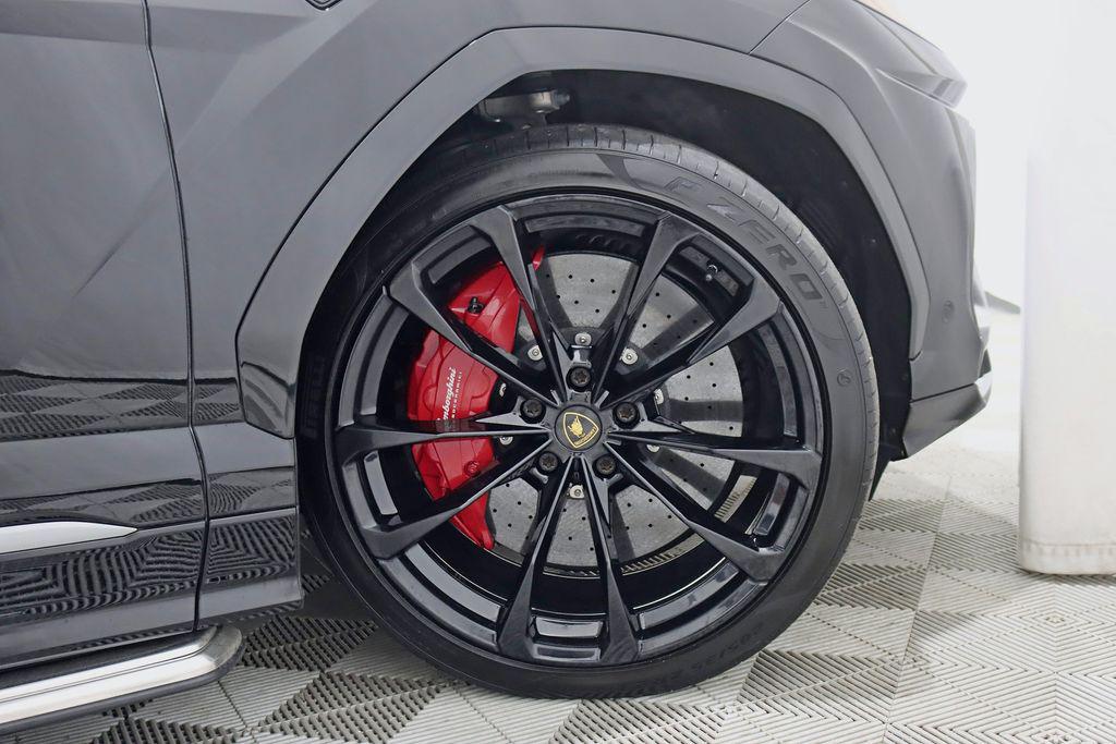 صورة 14 لـ 2020 Lamborghini URUS BASE
