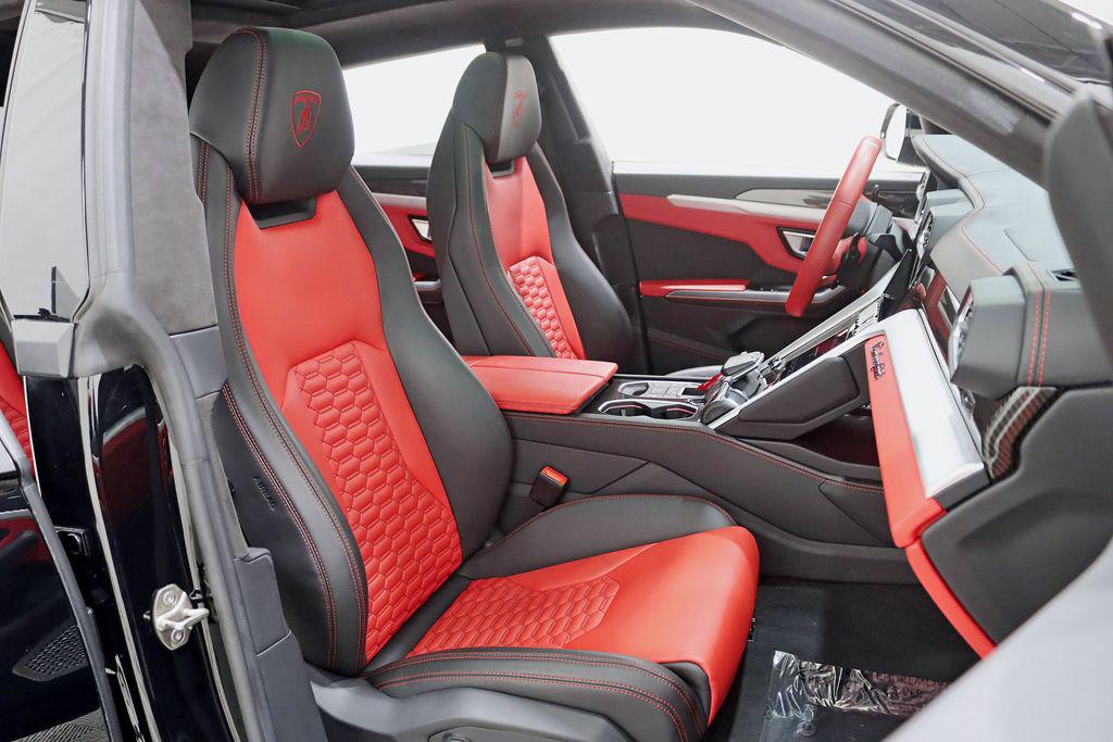 صورة 32 لـ 2020 Lamborghini URUS BASE