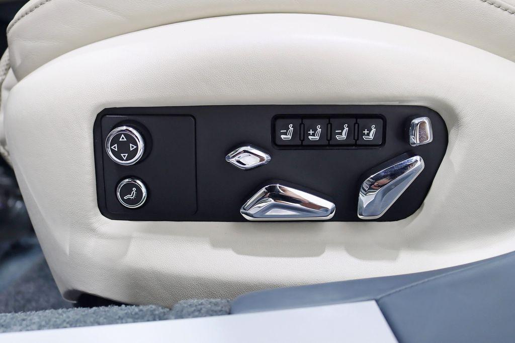 صورة 32 لـ 2020 Bentley FLYING SPUR W12