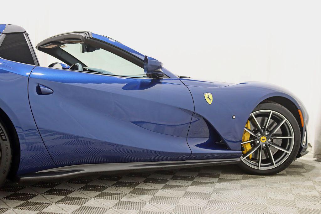 صورة 15 لـ 2021 Ferrari 812 GTS BASE