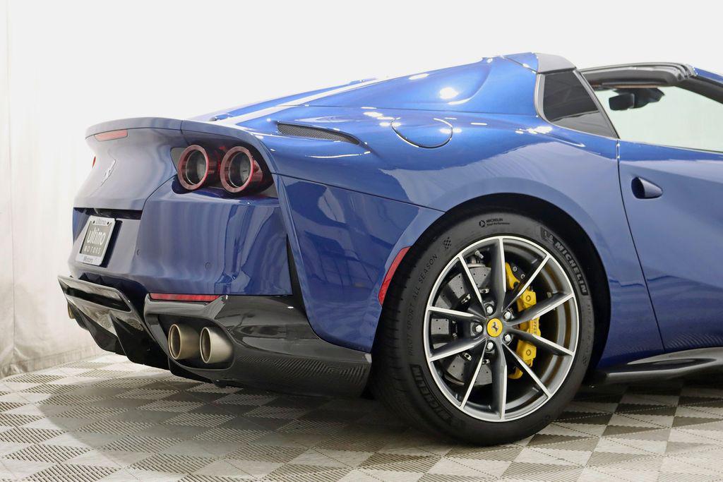 صورة 14 لـ 2021 Ferrari 812 GTS BASE