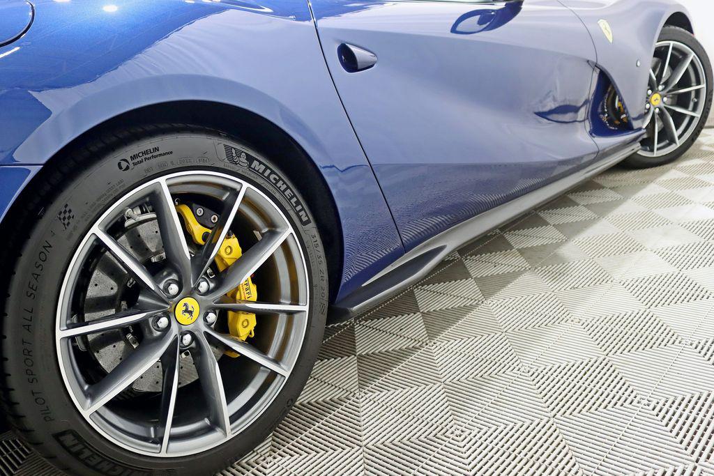 صورة 16 لـ 2021 Ferrari 812 GTS BASE