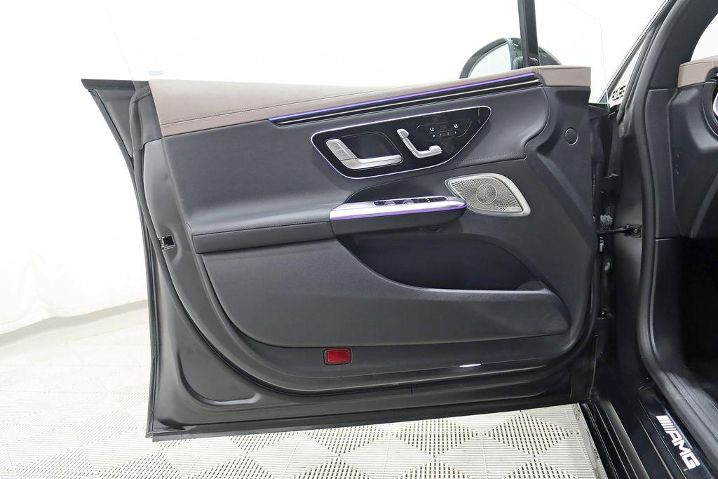 صورة مصغرة 28 لـ 2023 Mercedes-BENZ AMG EQE 4MATIC+