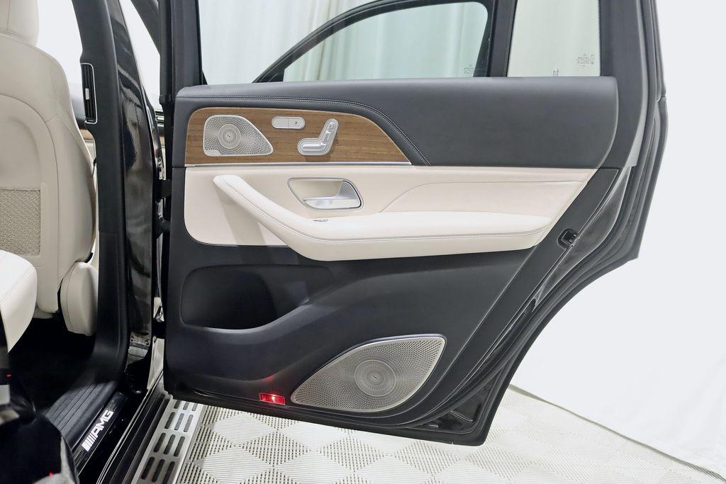 صورة مصغرة 44 لـ 2021 Mercedes-BENZ AMG GLS 63 BASE