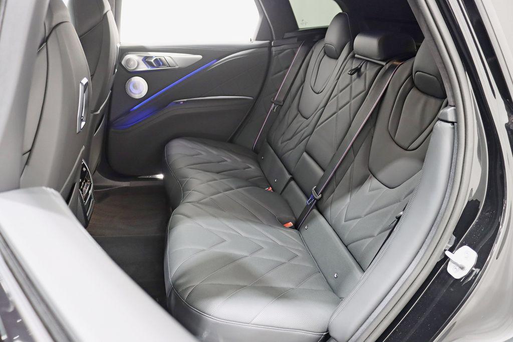 2023 BMW XM BASE 缩略图 32