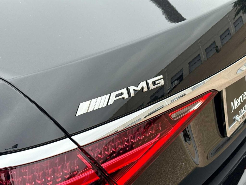 2026 Mercedes-BENZ AMG S 63 E 4MATIC — миниатюра 11