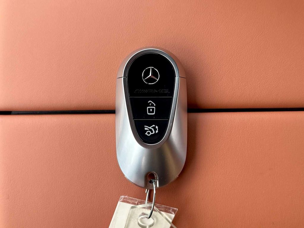 2026 Mercedes-BENZ AMG S 63 E 4MATIC — миниатюра 27