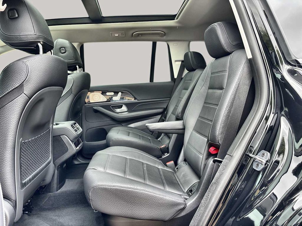 2026 Mercedes-BENZ GLS 缩略图 4