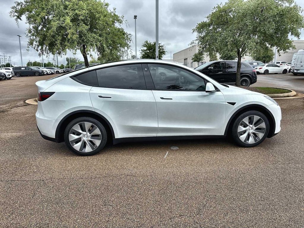 TESLA MODEL Y LONG RANGE DUAL MOTOR ALL-WHEEL DRIVE - 10