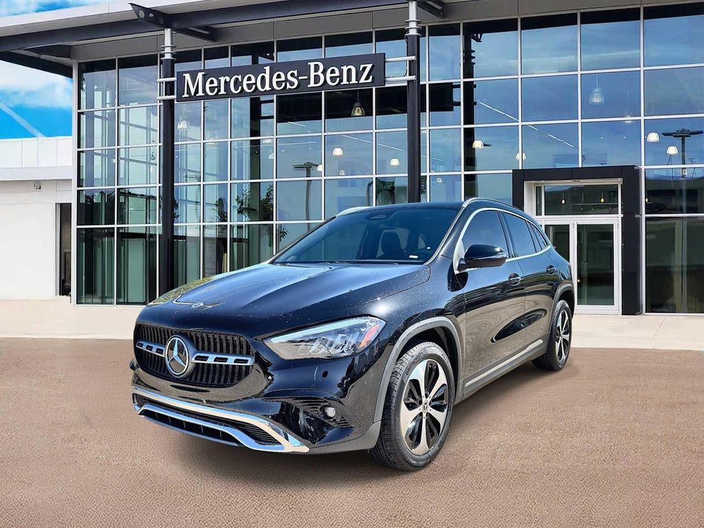 MERCEDES-BENZ GLA - 1