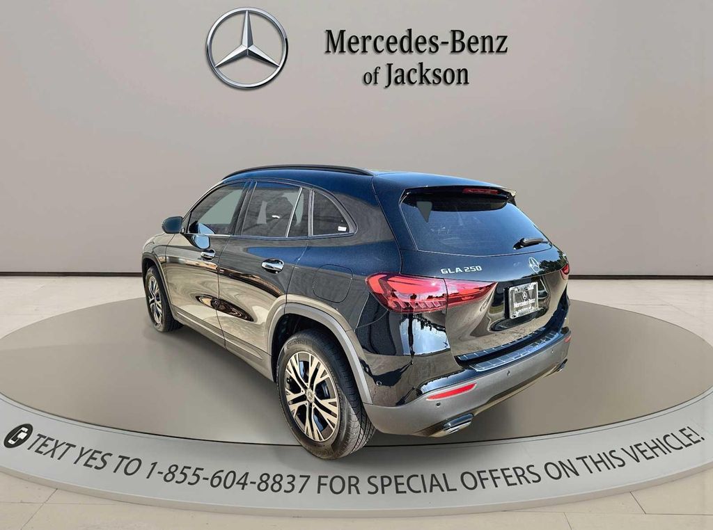 2026 Mercedes-BENZ GLA — фото 6