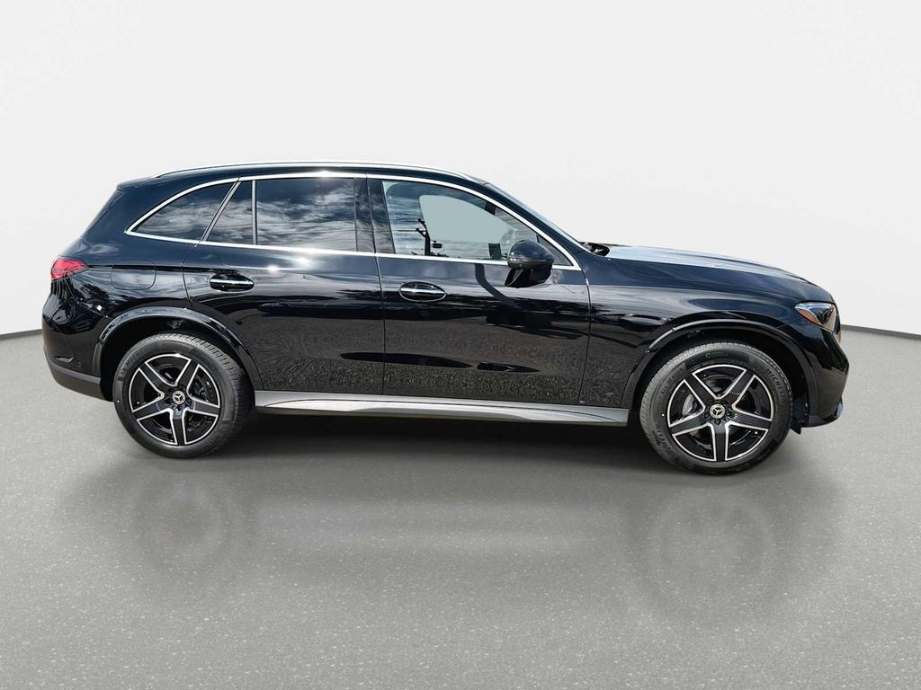 2026 Mercedes-BENZ GLC — фото 10