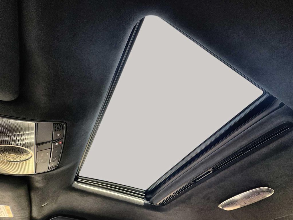 صورة مصغرة 28 لـ 2027 Mercedes-BENZ AMG G 63 BASE