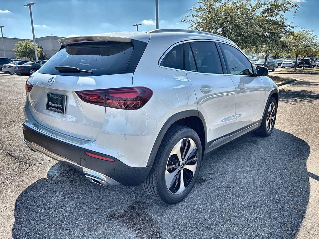 MERCEDES-BENZ GLA-CLASS - 8