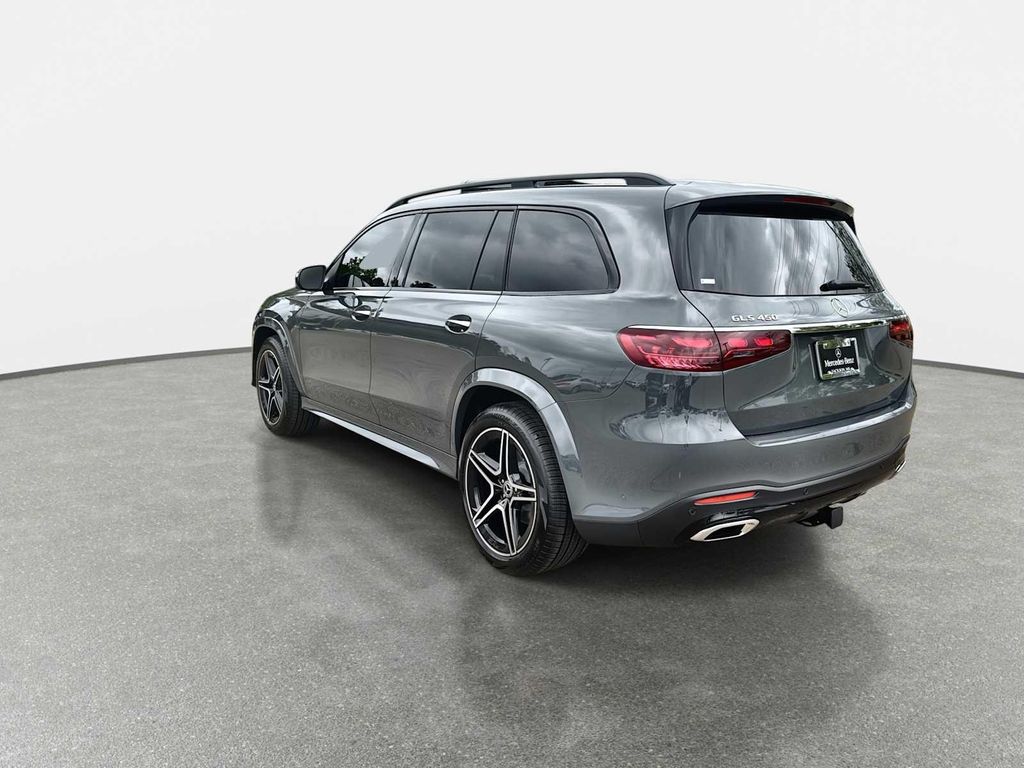 2026 Mercedes-BENZ GLS — фото 6