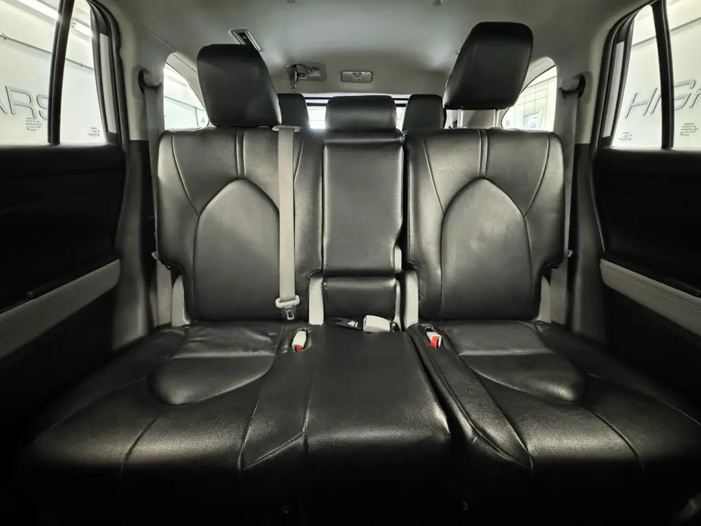 صورة مصغرة 42 لـ 2023 Toyota HIGHLANDER LE
