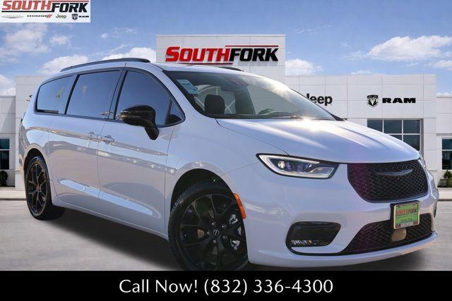 New 2026 Chrysler Pacifica Limited