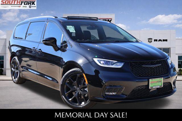 New 2026 Chrysler Pacifica Limited