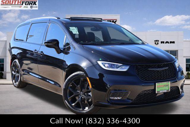 New 2026 Chrysler Pacifica Limited
