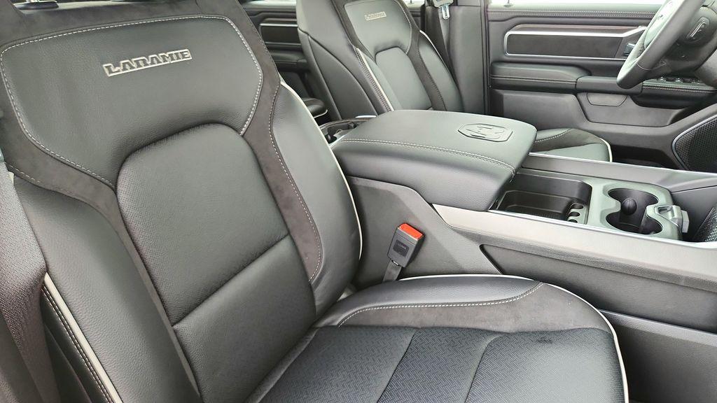 صورة مصغرة 31 لـ 2026 RAM 1500 LARAMIE