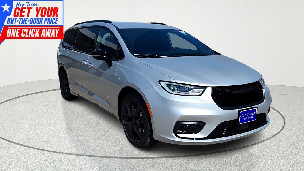 New 2026 Chrysler Pacifica Select