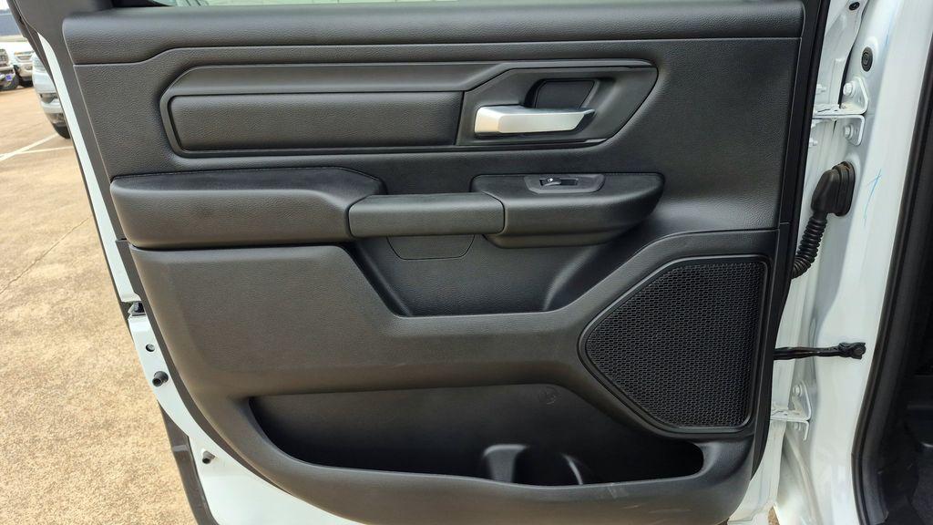صورة مصغرة 28 لـ 2026 RAM 1500 TRADESMAN