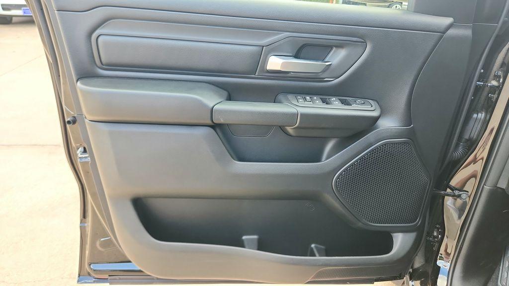 2026 RAM 1500 EXPRESS — миниатюра 23