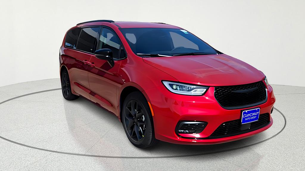 New 2026 Chrysler Pacifica Select