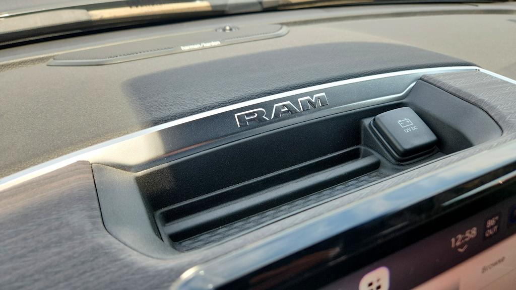 2025 RAM 2500 LARAMIE 缩略图 24