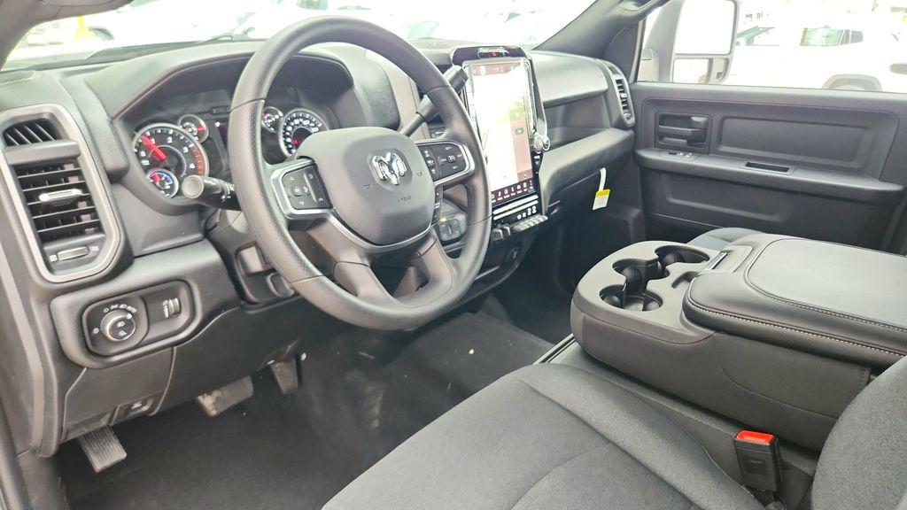 صورة 10 لـ 2026 RAM 2500 TRADESMAN