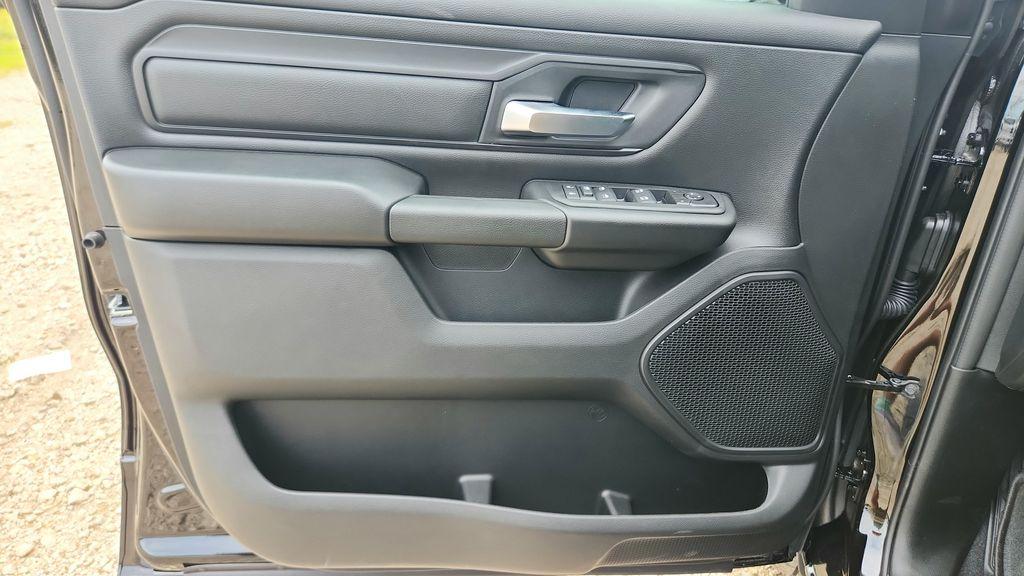 صورة مصغرة 23 لـ 2026 RAM 1500 EXPRESS