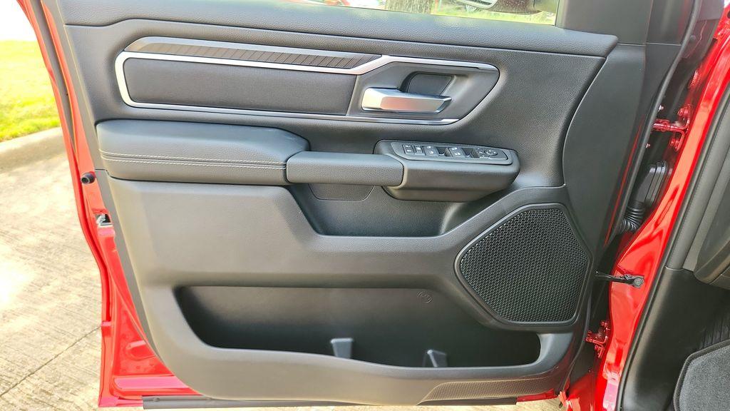 2026 RAM 1500 BIG HORN/LONE STAR — миниатюра 25