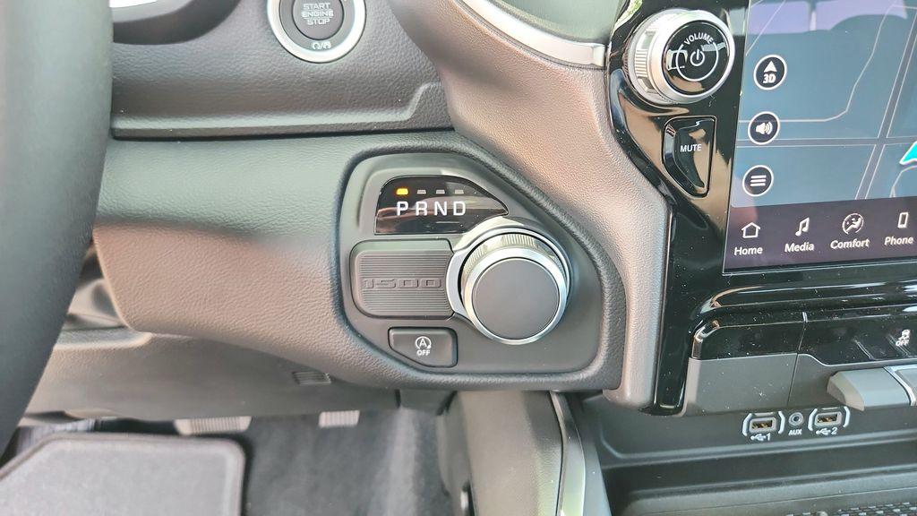 2026 RAM 1500 BIG HORN/LONE STAR — миниатюра 18