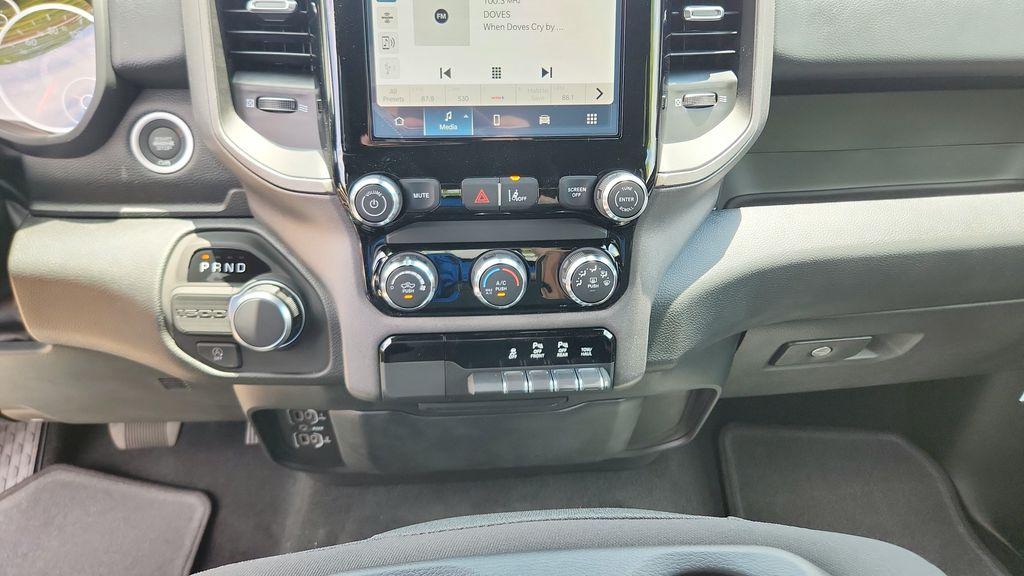 صورة مصغرة 17 لـ 2026 RAM 1500 EXPRESS