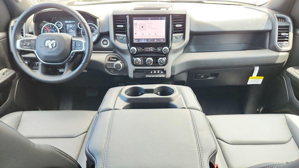 صورة مصغرة 24 لـ 2026 RAM 1500 TRADESMAN