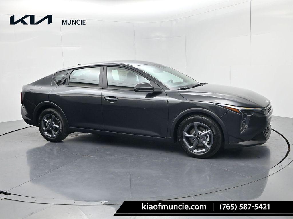 New 2026 Kia K4 LXS