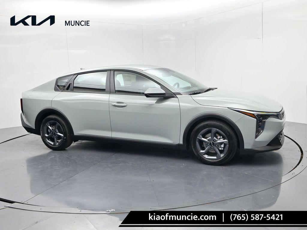 New 2026 Kia K4 LXS