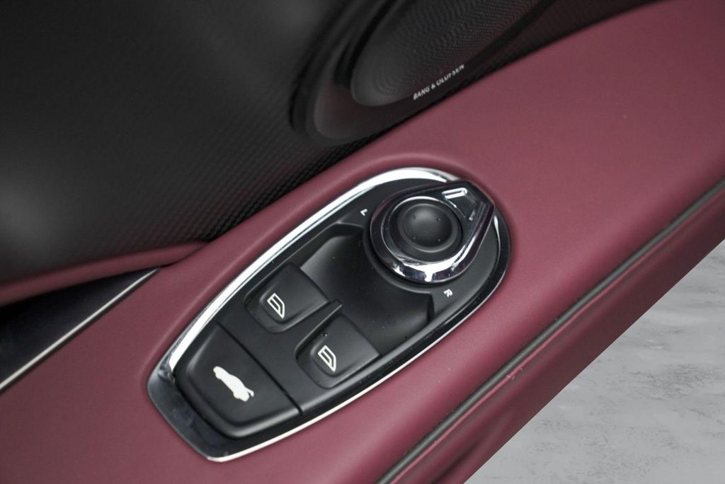 2023 Aston Martin DBS 770 ULTIMATE — миниатюра 25