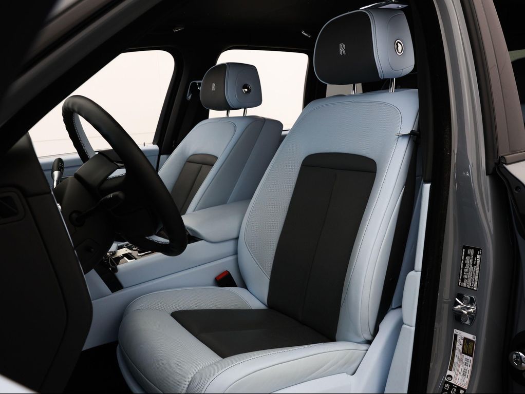 2025 ROLLS-ROYCE CULLINAN BLACK BADGE 缩略图 37
