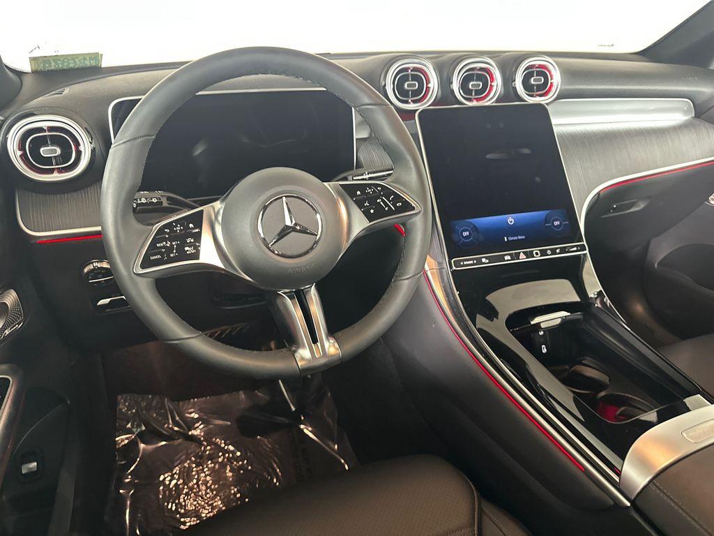 2026 Mercedes-BENZ GLC — миниатюра 23