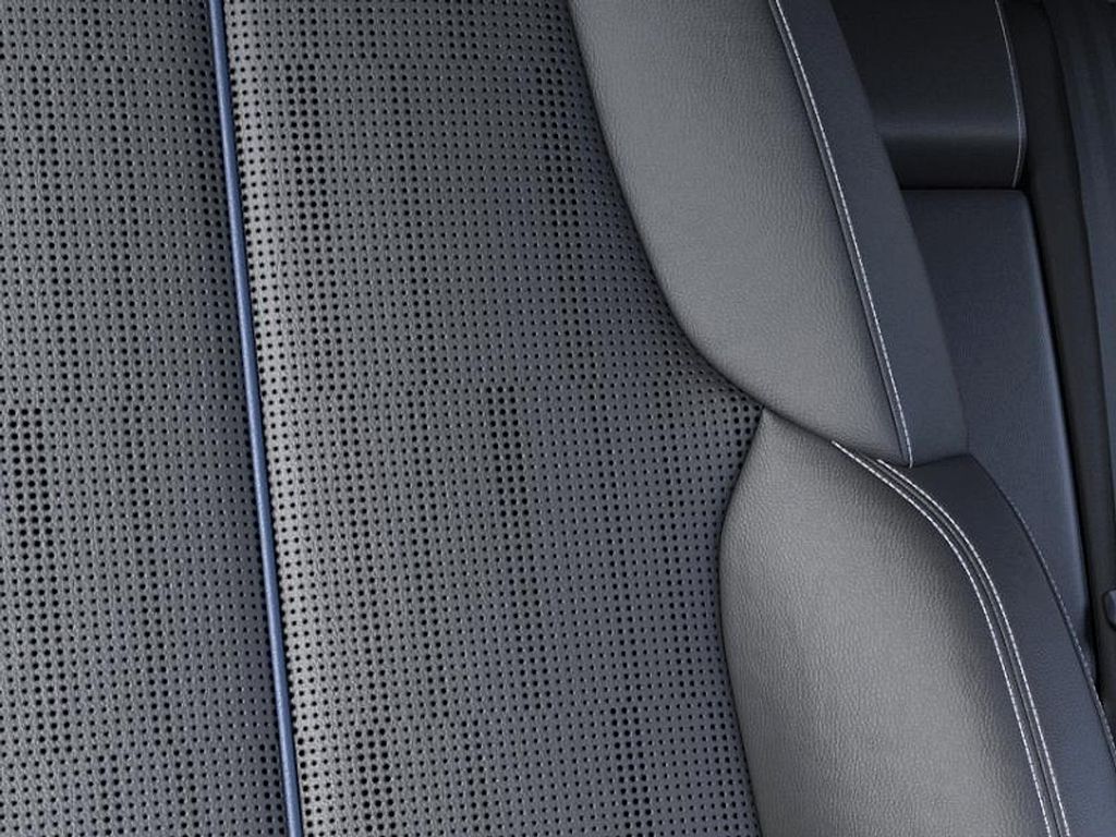 2027 Cadillac LYRIQ SPORT — миниатюра 21