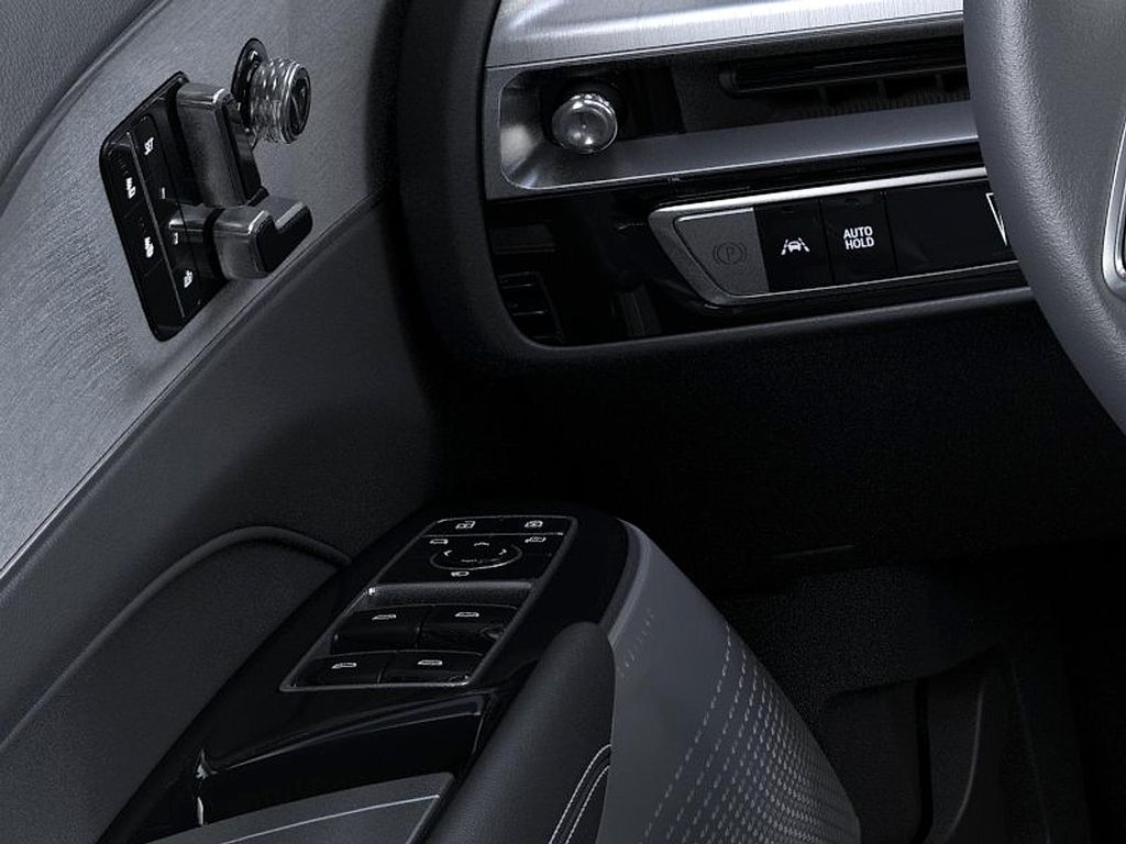 2027 Cadillac LYRIQ SPORT — миниатюра 22